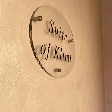Of Klimt Πανσιόν *